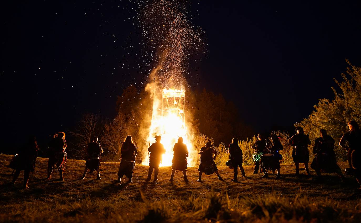 Fotos: Así es el Festival del Fuego de Beltane, el ritual que marca el inicio del verano
