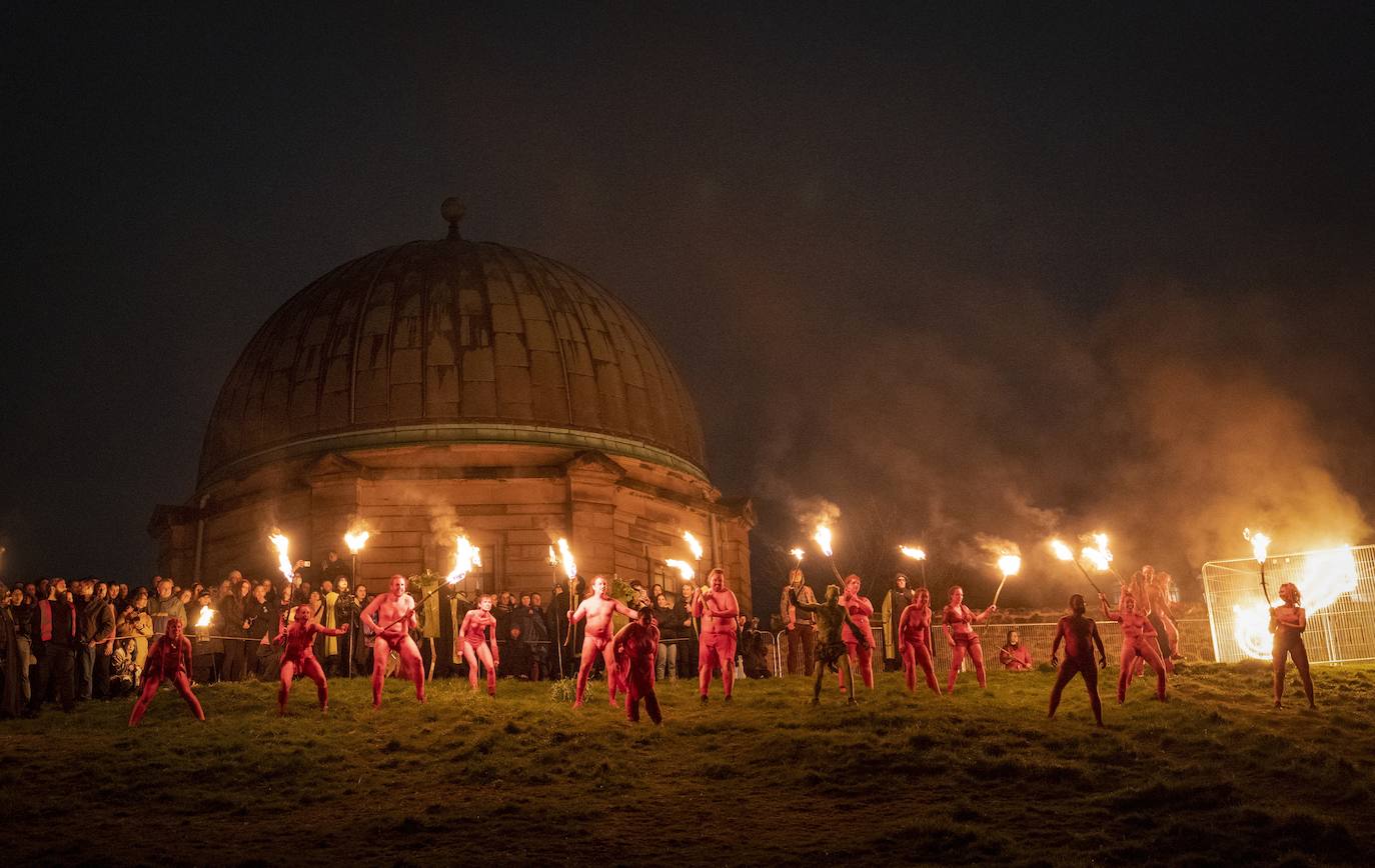 Fotos: Así es el Festival del Fuego de Beltane, el ritual que marca el inicio del verano