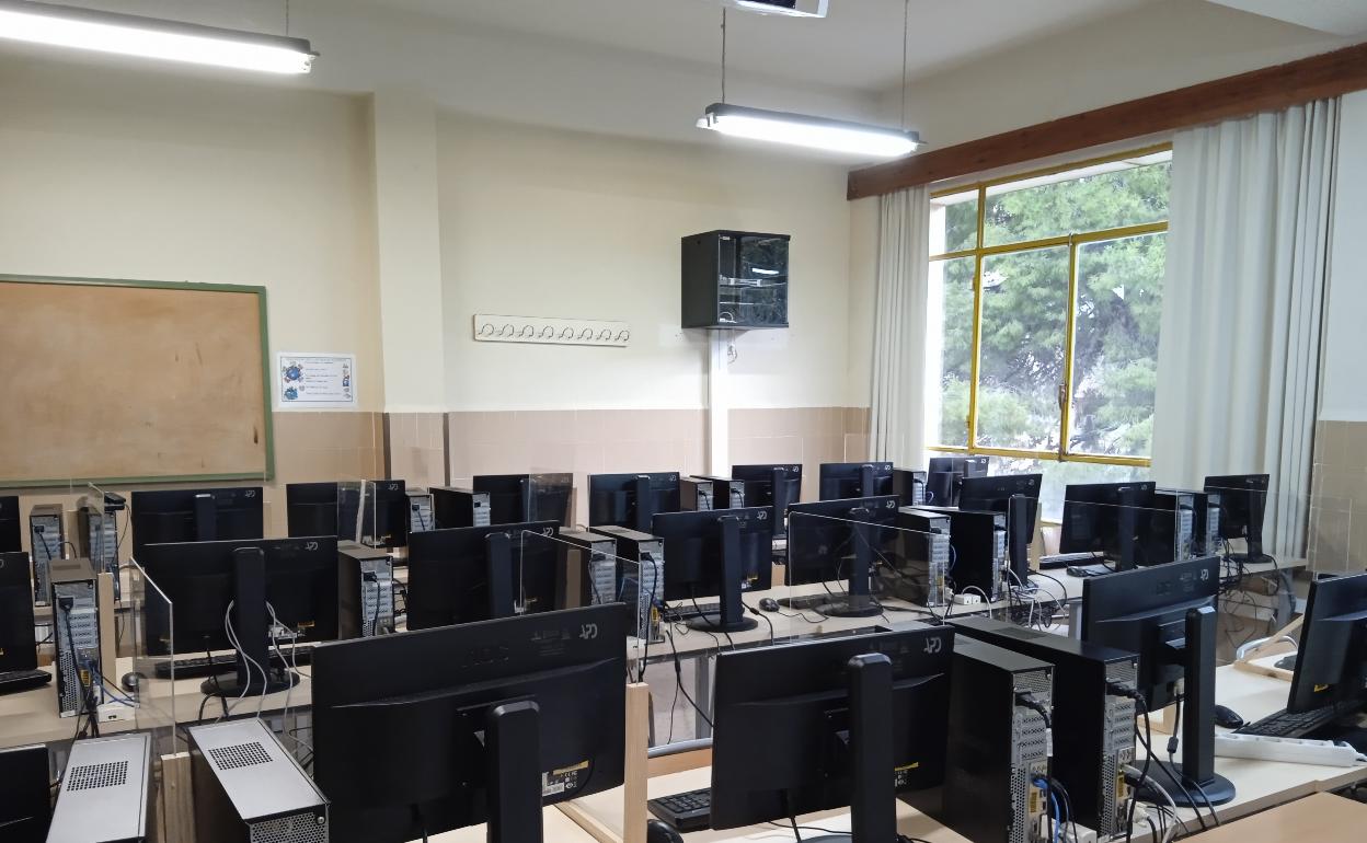 Un aula de informática del María Enríquez de Gandia. 