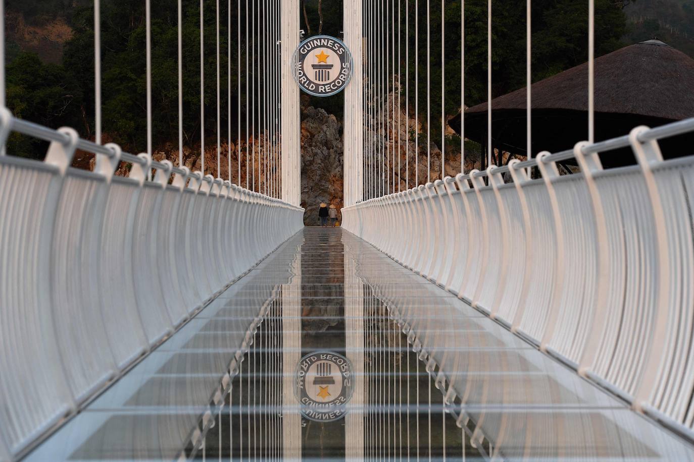 Fotos: Así es el puente de cristal más largo del mundo