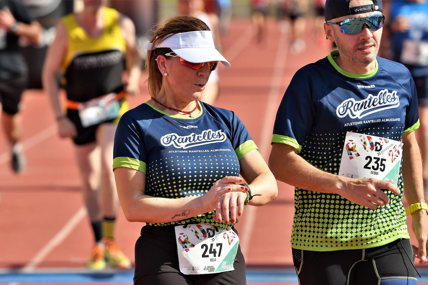 Fotos: Búscate en la 10k y la Media Maratón de Torrent