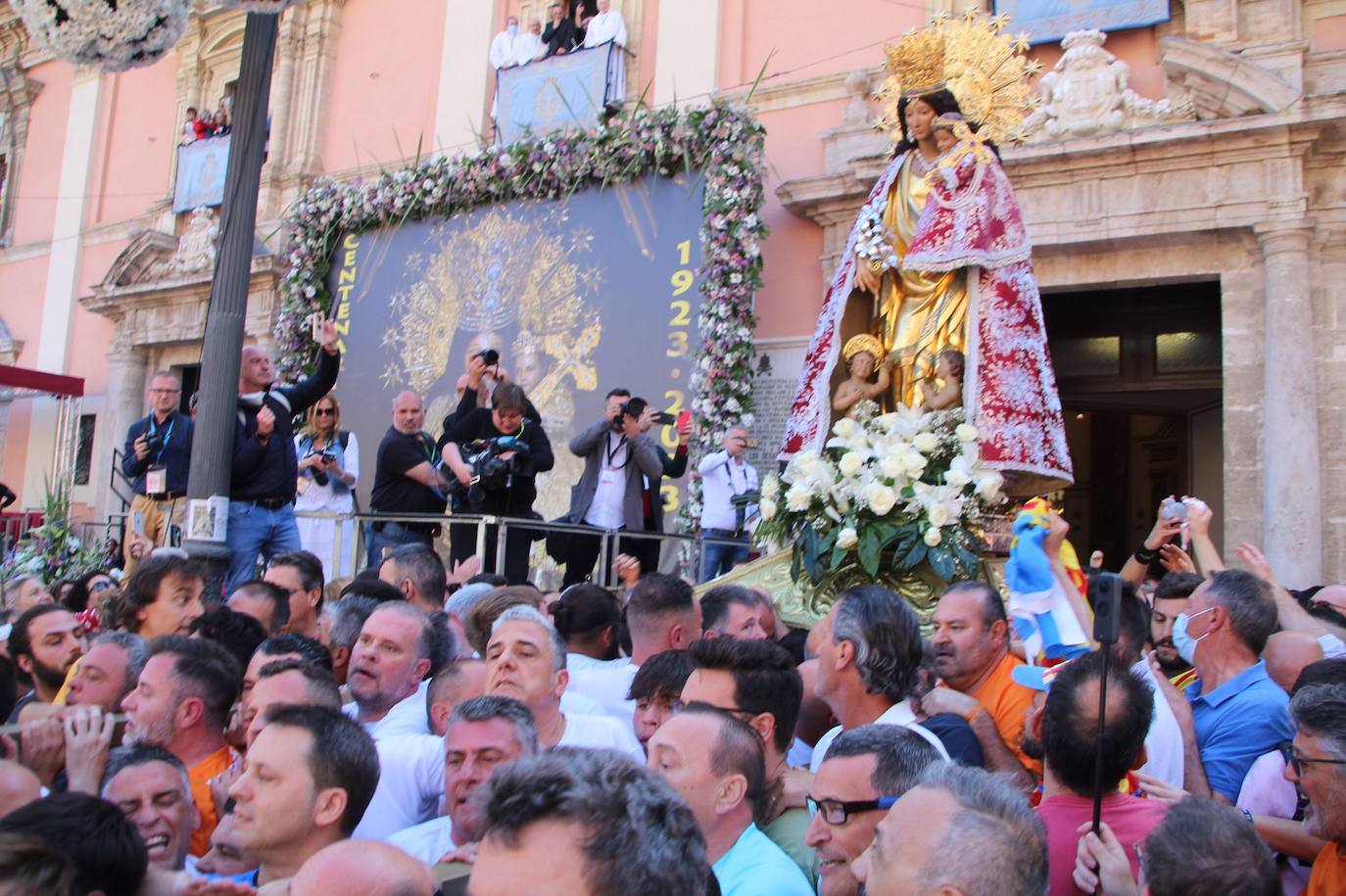 Fotos: Traslado de la Virgen de los Desamparados 2022