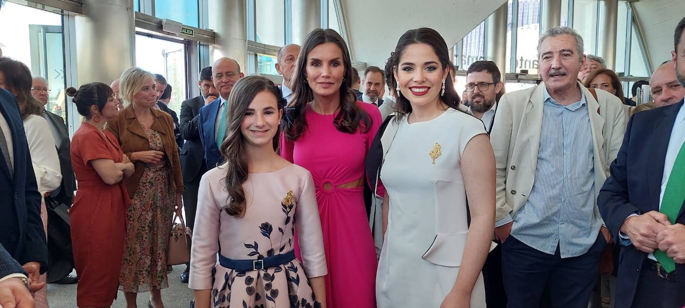 Fotos: La reina Letizia entrega las condecoraciones de Cruz Roja en Valencia