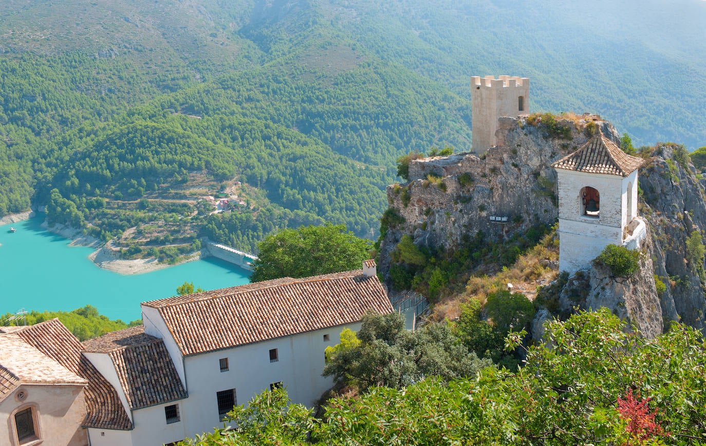 2.- Guadalest (Alicante)