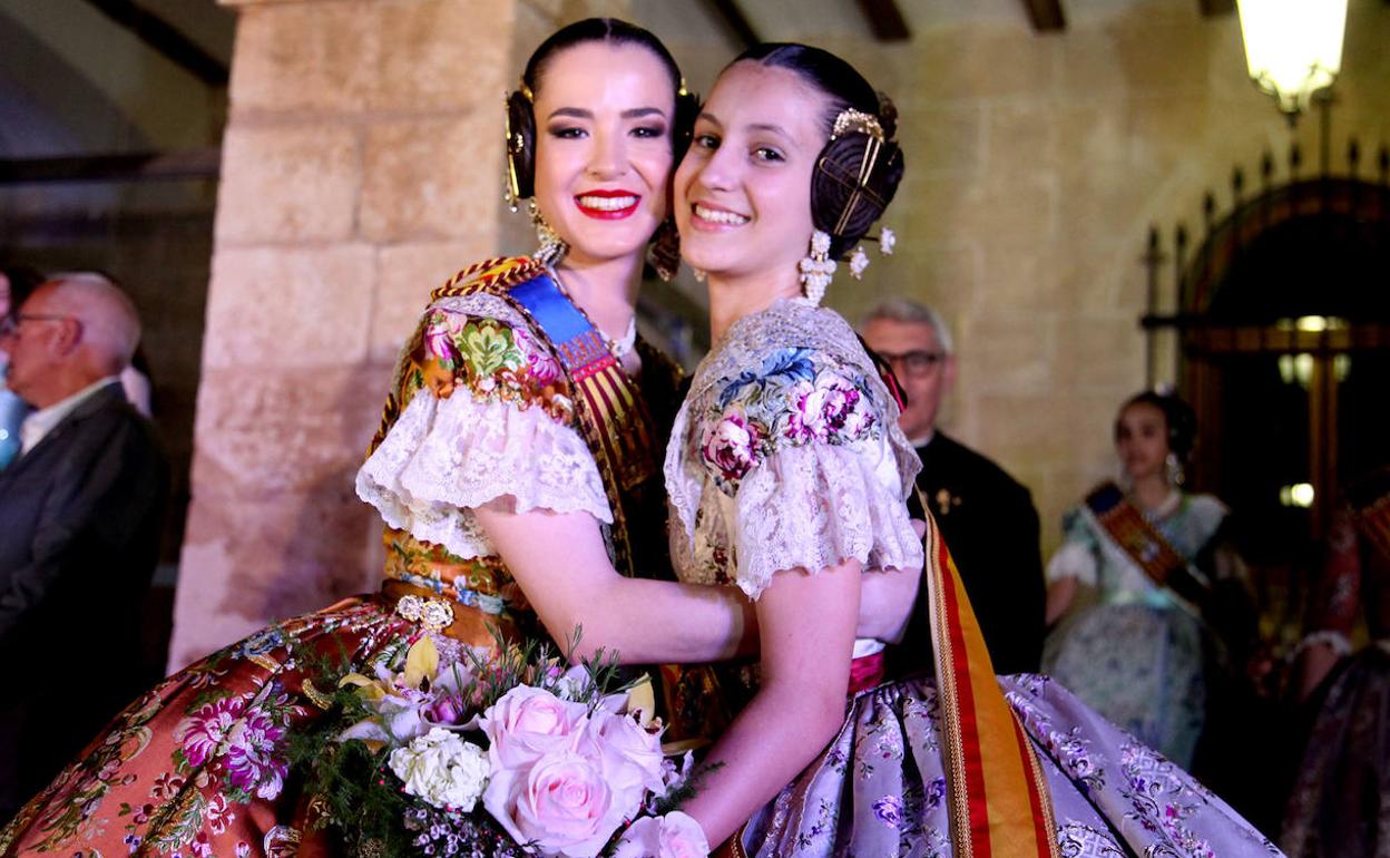 Aida Gavilà y Noa Dacosta, falleras mayores de Dénia 2023. 