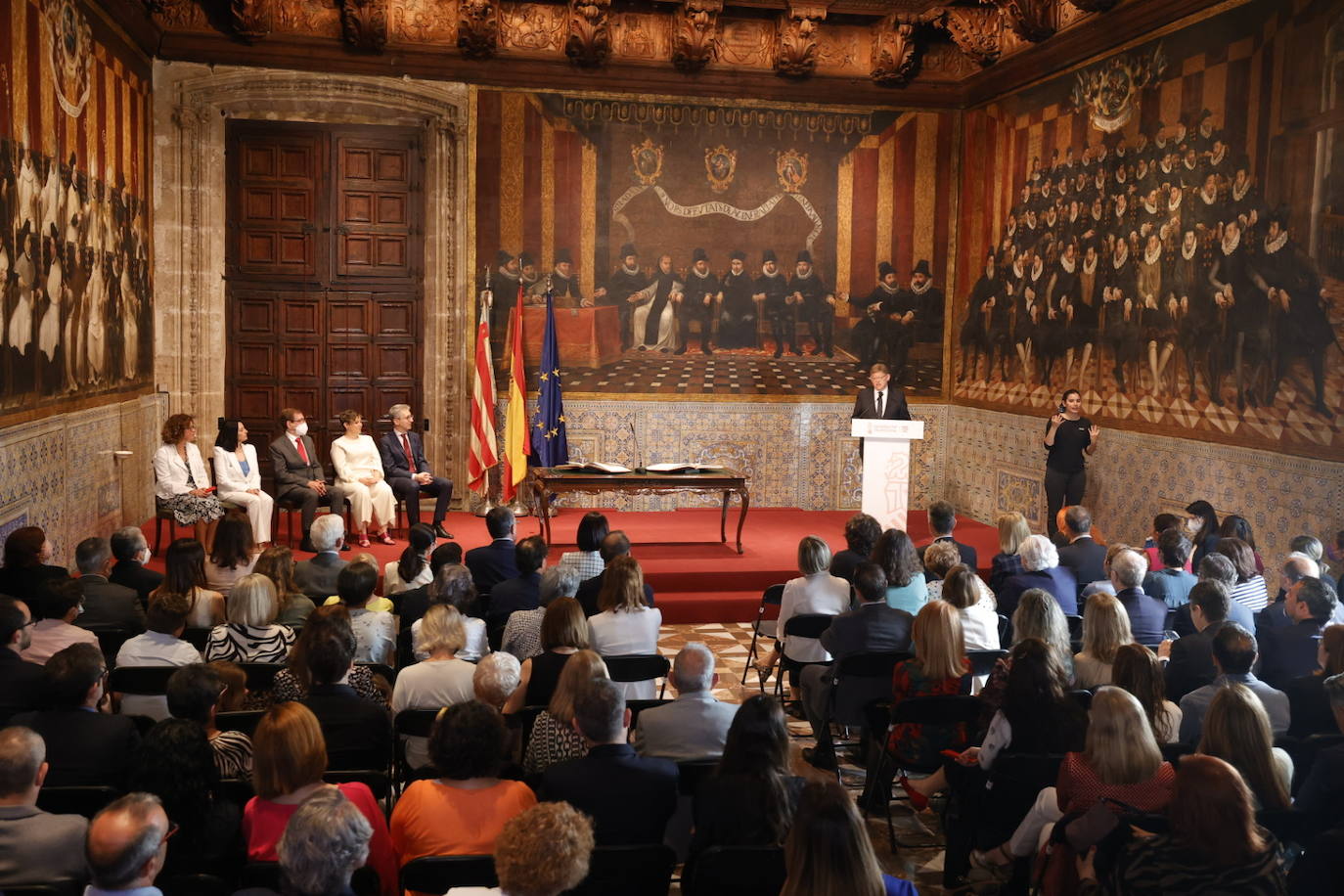 Los nuevos responsables de Educación, Sanidad, Hacienda, Política Territorial e Innovación acceden a sus cargos tras la remodelación del Consell realizada por el presidente de la Generalitat, Ximo Puig.