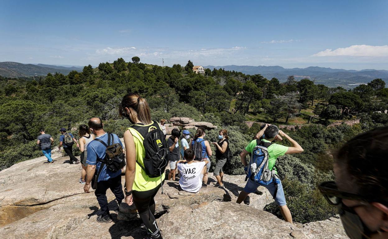 Senderismo en Valencia | Los deportes de montaña estallan por la falta de diálogo de Mollà y anuncian acciones judiciales