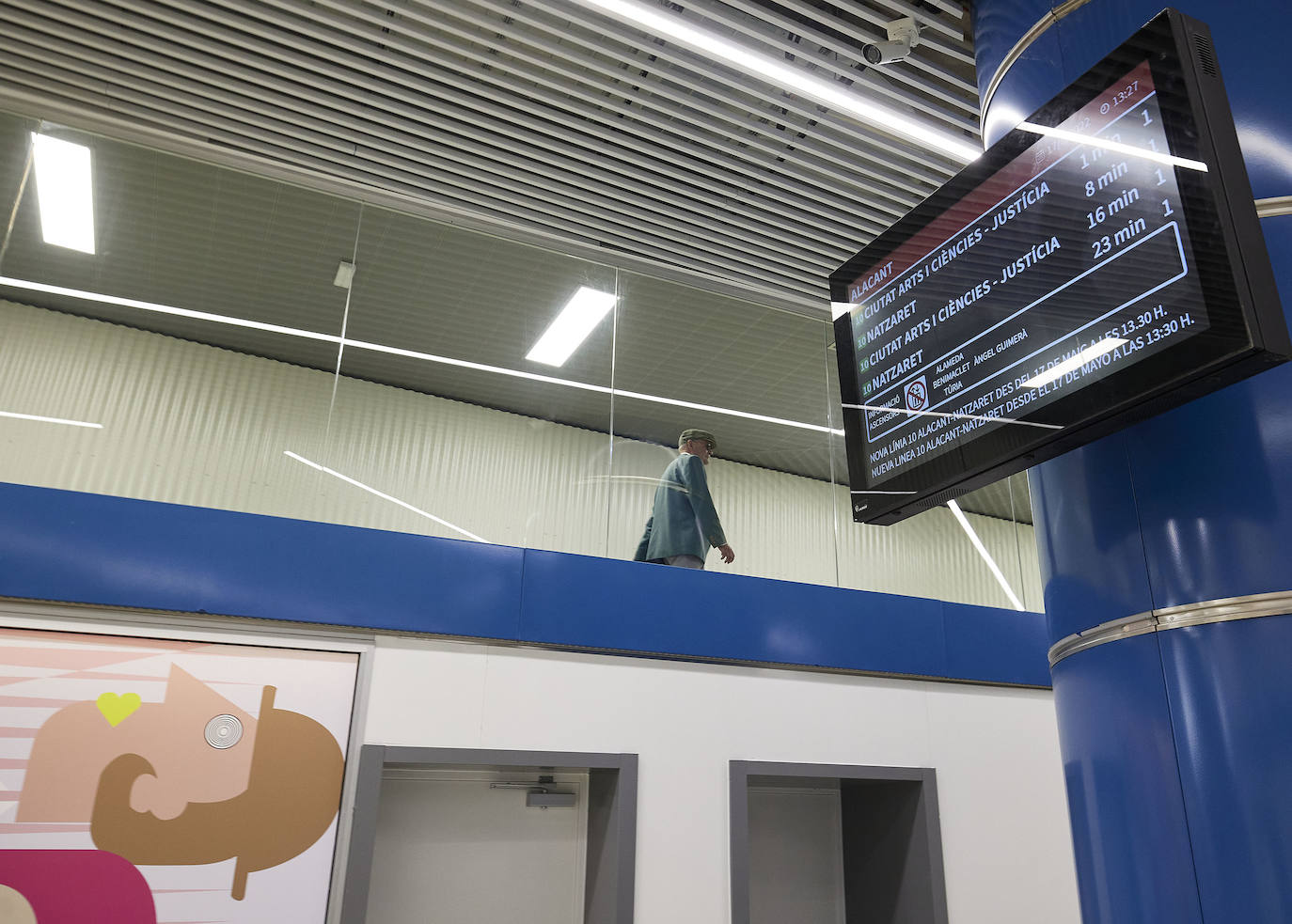 Fotos: Los primeros usuarios se suben a la Línea 10 del metro