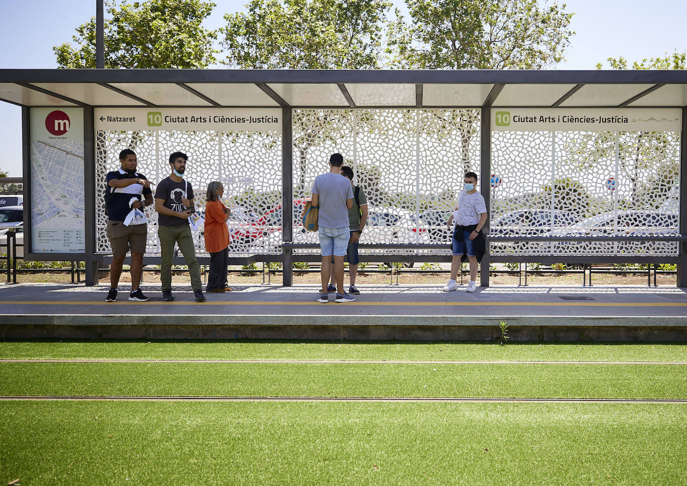 Fotos: Los primeros usuarios se suben a la Línea 10 del metro
