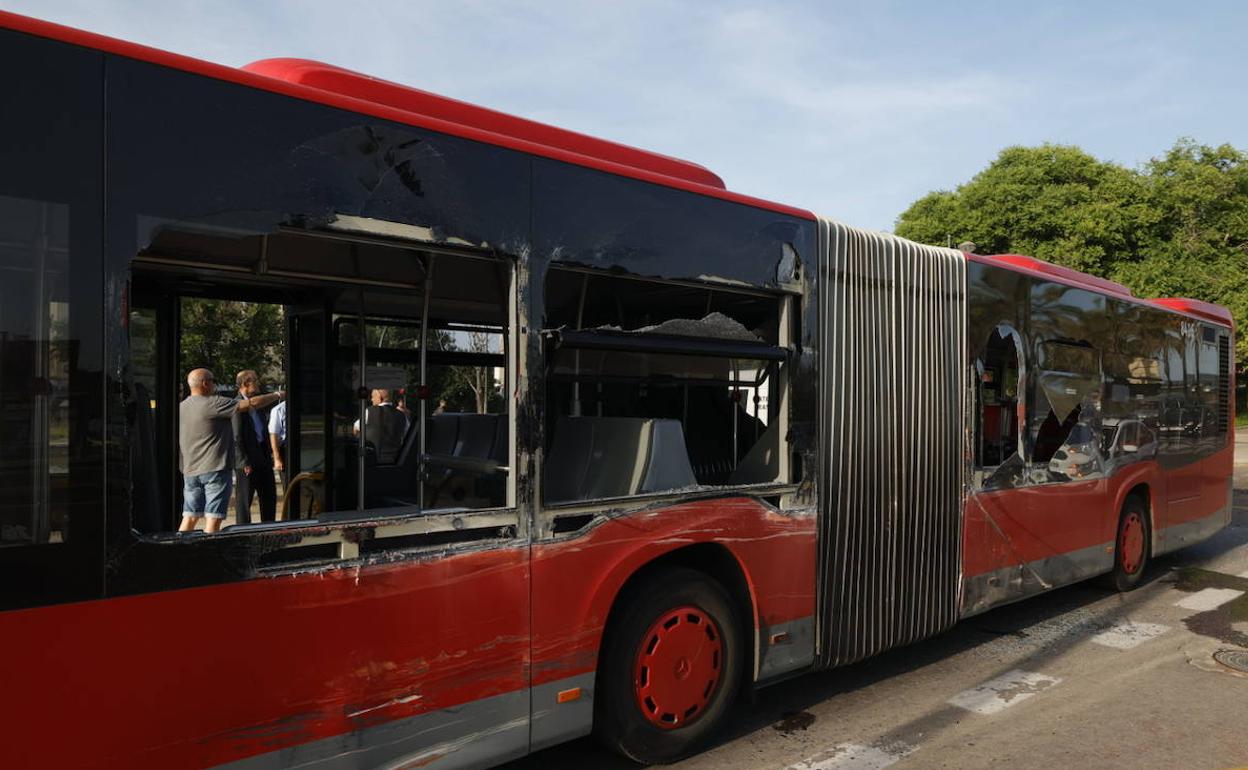 El autobús tras el accidente.