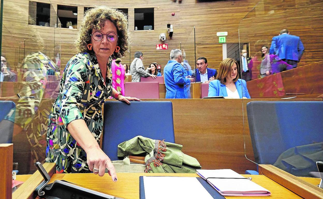 Josefina Bueno ocupa su puesto en la sesión de control al Consell del pasado jueves. 