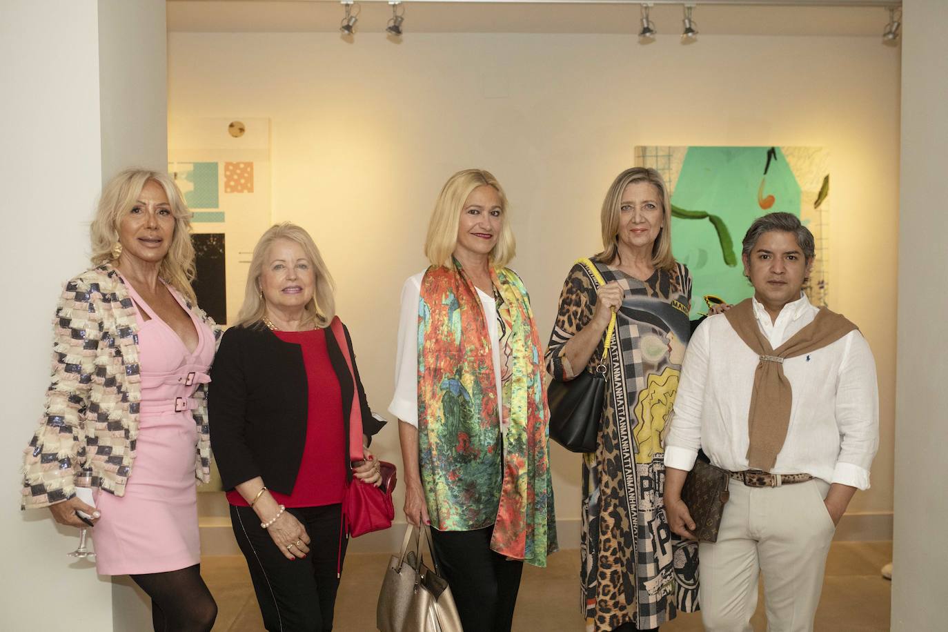 Cote Soler, Emilia Cáceres, María José Marco, Helena Calvillo y Omar Ortiz en la Galería Shiras.