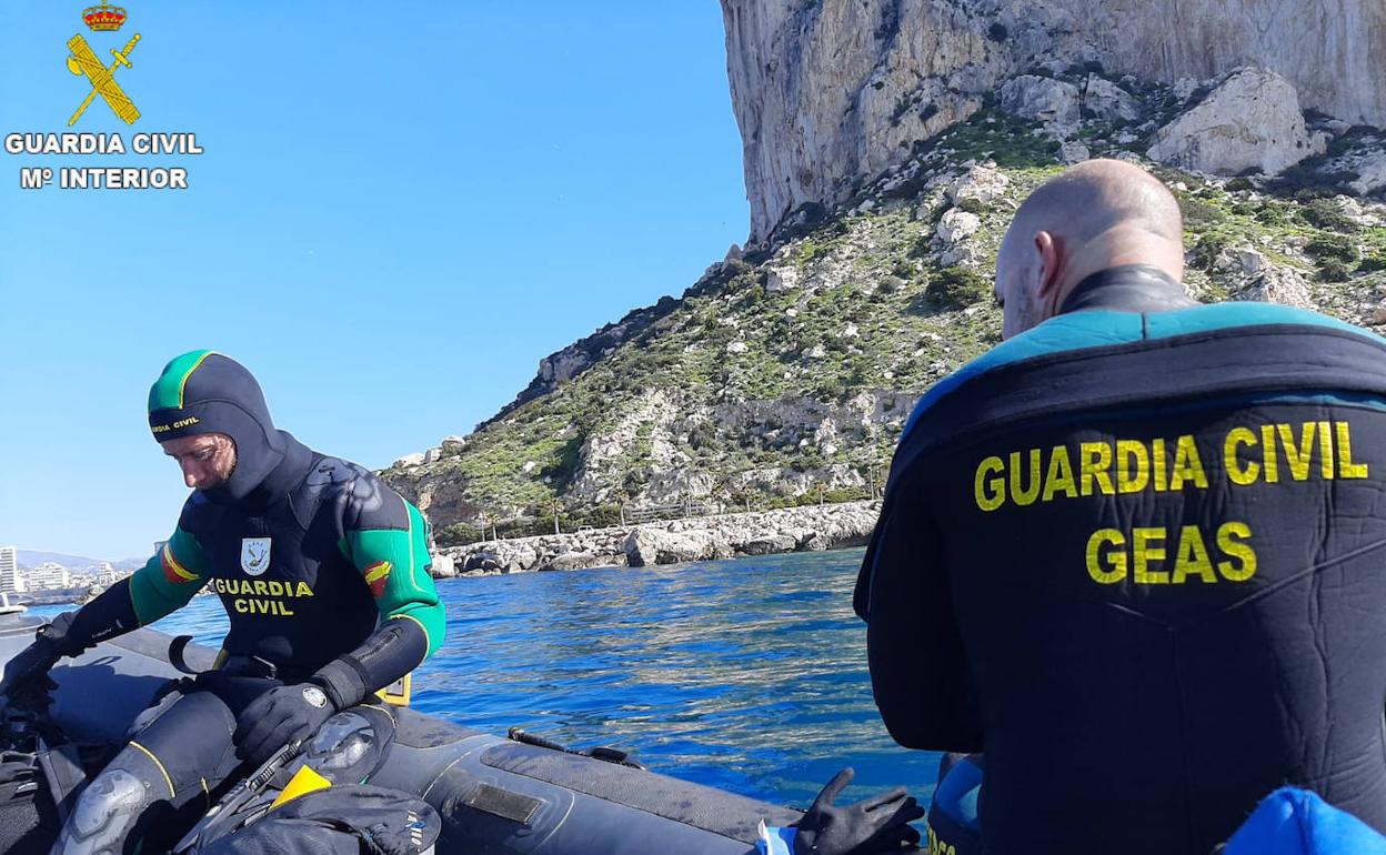 Equipo de rescate de la Guardia Civil. 