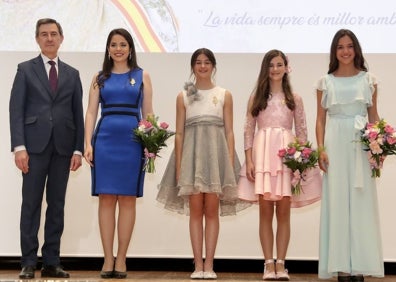 Imagen secundaria 1 - Público asistente, Carmen Martín, Nerea López (FMVs 2022), Sara Larrazábal (FMIV 2019) y Rafa Moreno (Ramiro de Maeztu). Carla y Consuelo con Galiana y Fuset. 