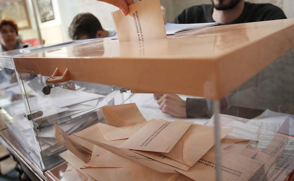 Resultados encuesta electoral de LAS PROVINCIAS | PP y Vox mantienen su tendencia al alza mientras que el PSPV se deja 2,5 puntos