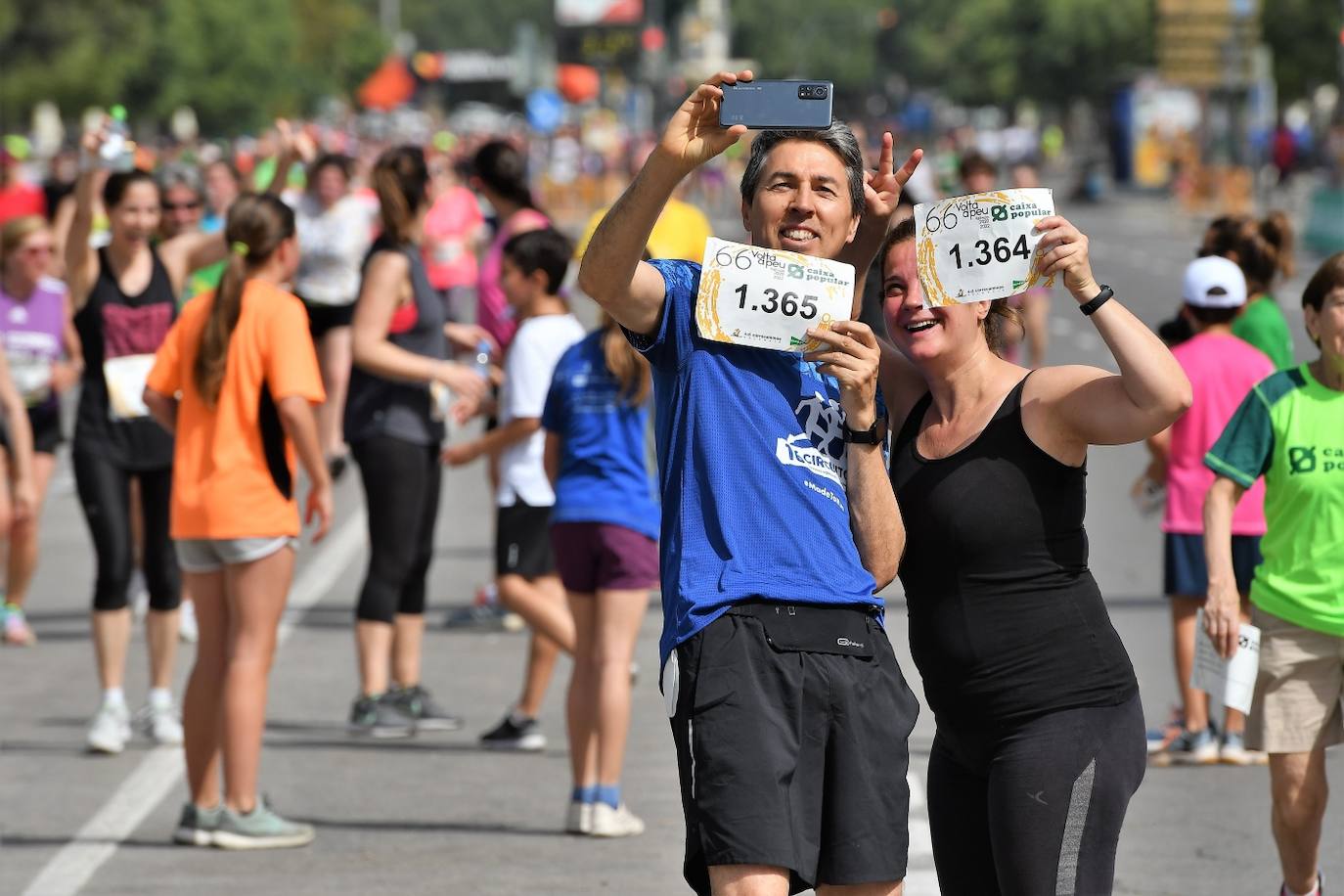 Miles de personas participan en una de las pruebas más esperadas del calendario de carreras populares en Valencia