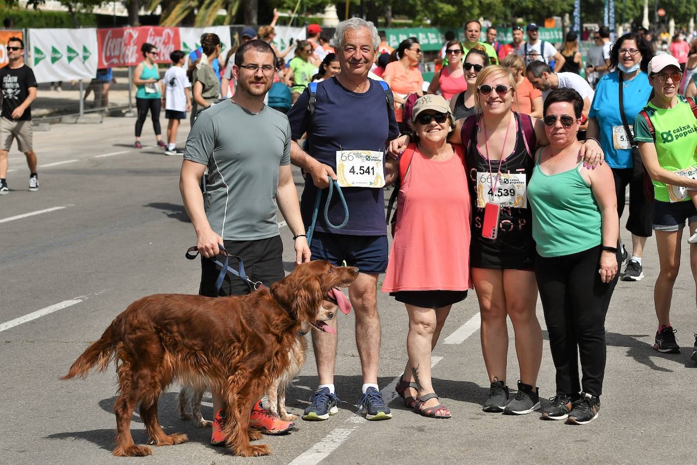 Miles de personas participan en una de las pruebas más esperadas del calendario de carreras populares en Valencia