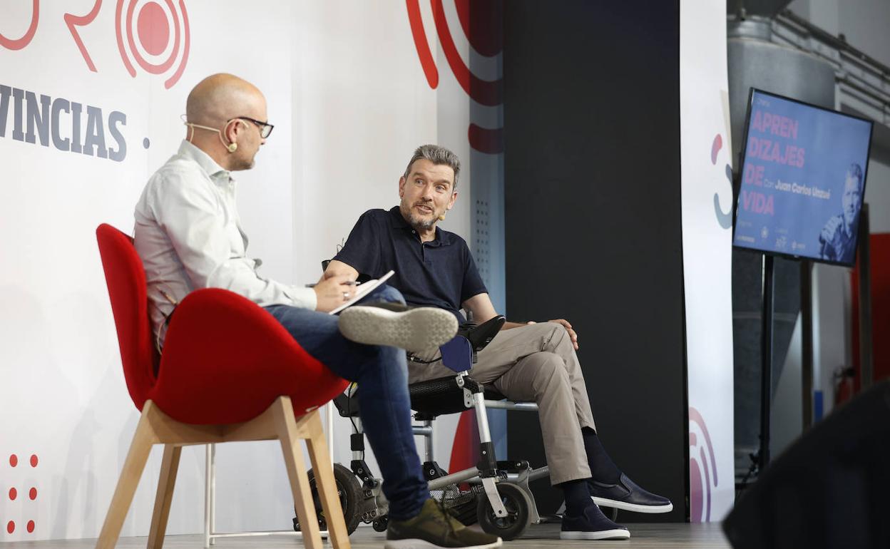 Juan Carlos Unzué y Héctor Esteban, durante la charla celebrada en la sede de LAS PROVINCIAS.