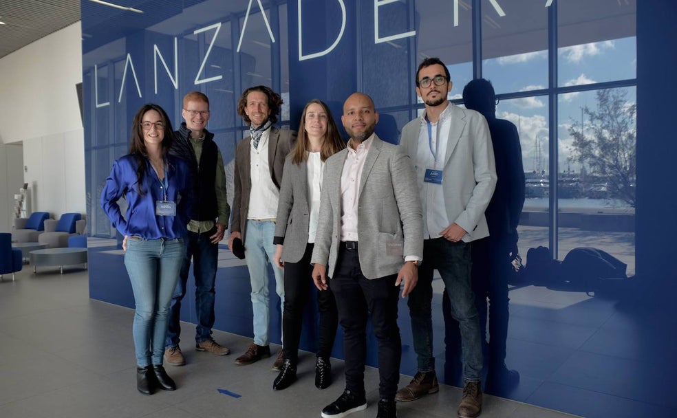 El equipo de ADNTRO: Sandra Ferreiro, Jorge Blom-Dahl, Guillermo Pérez, Marta Azpilicueta, Jair Tenorio y Adán González. 