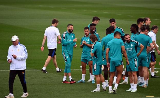 La alegría fue la nota predominante en el entrenamiento que completó este martes el Real Madrid. 