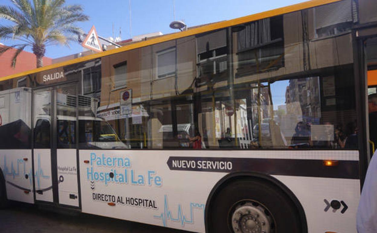 Un autobús en Paterna. 