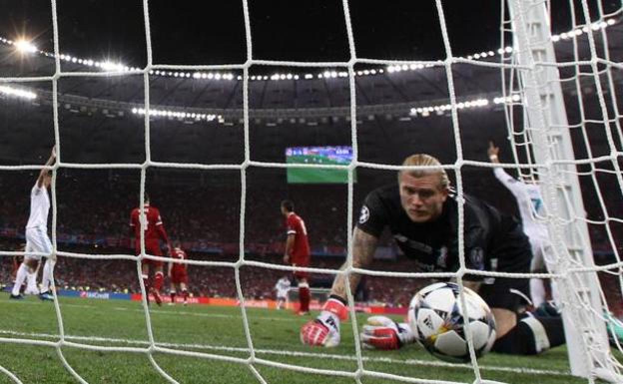 Karius, en un error ante el Real Madrid. 