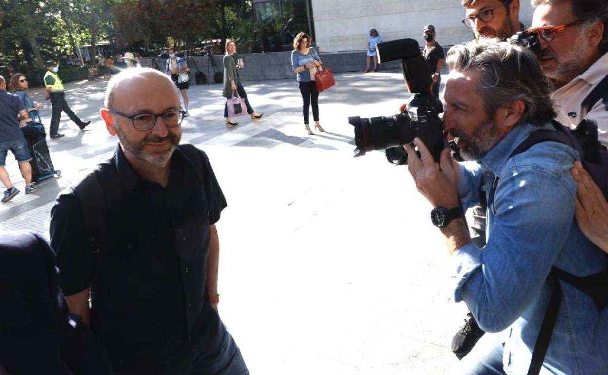 Francis Puig, a su llegada a la Ciudad de la Justicia el pasado lunes. 