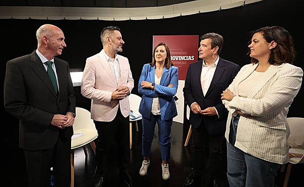Los portavoces de los grupos municipales de Valencia, antes del debate. 