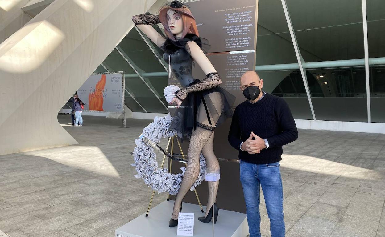 Pedro Rodríguez, con su última propuesta para la Exposició del Ninot. 