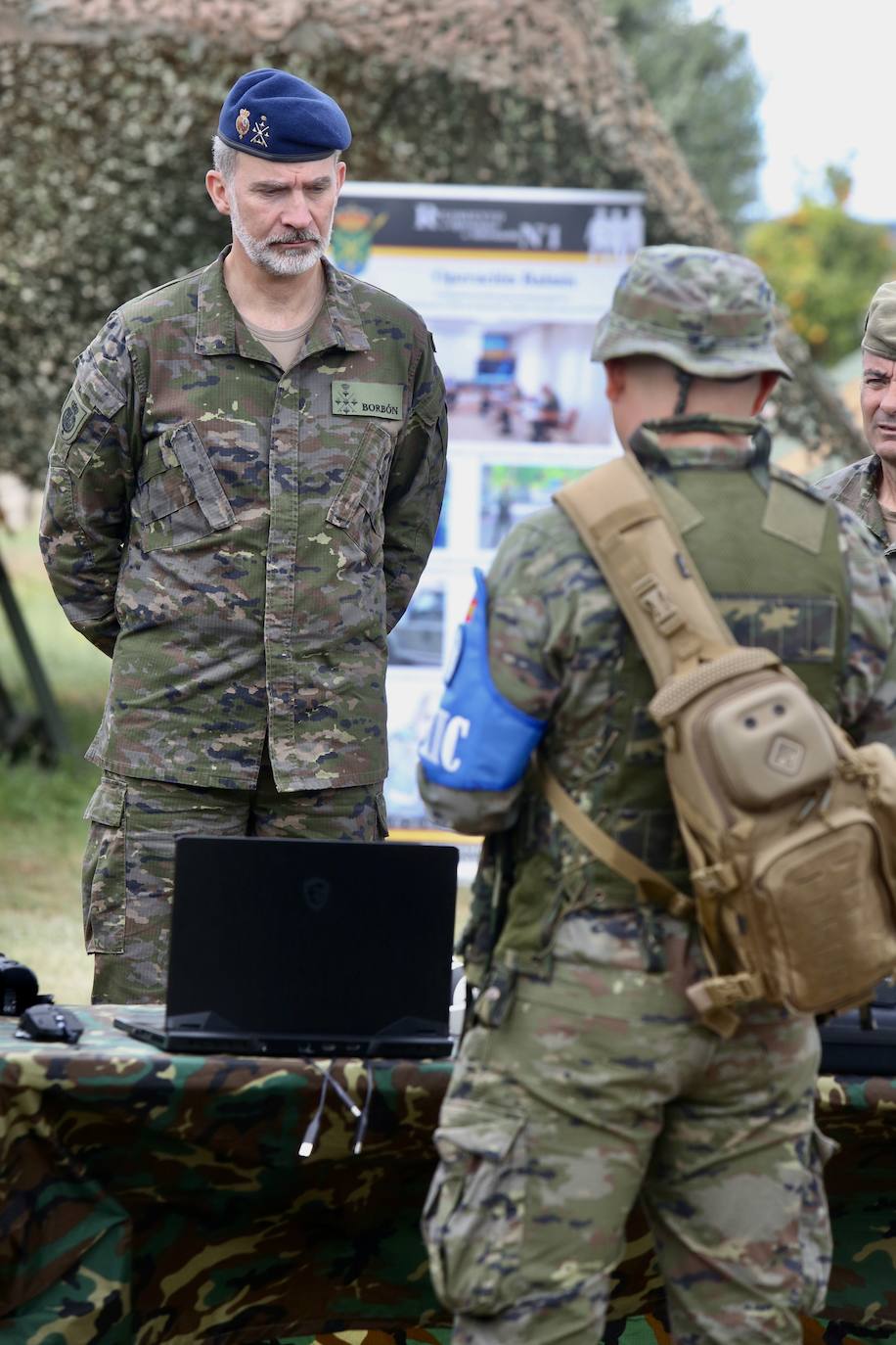 Felipe VI ha visitado a las tropas del Cuartel de Alta Disponibilidad de la OTAN en Bétera (Valencia). 