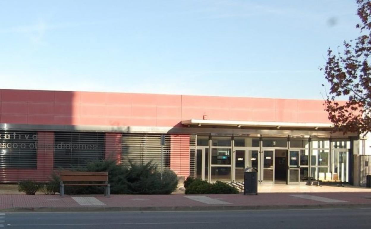 Edificio de la Escuela Oficial de Idiomas de Xàtiva, en la Avenida Pintor Juan Frances Gandia. 