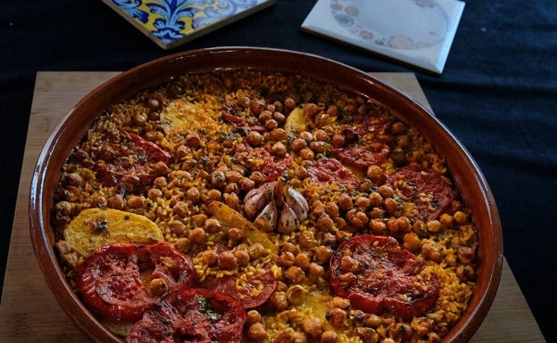 Imagen principal - Una cazuela de l'Arròs al forn d'Alaquàs. 