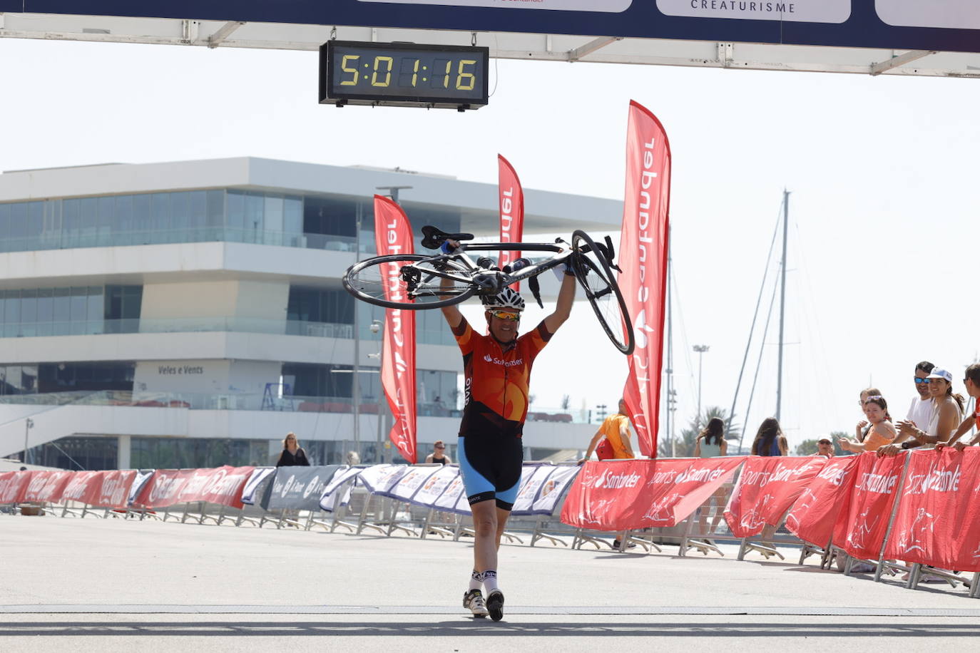 Fotos: Búscate en el Gran Fondo Internacional Marcha Ciudad València