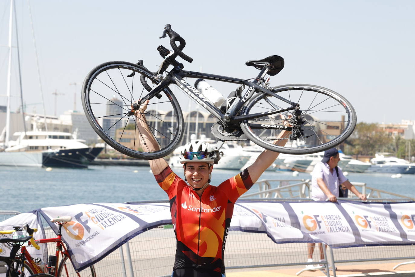 Fotos: Búscate en el Gran Fondo Internacional Marcha Ciudad València