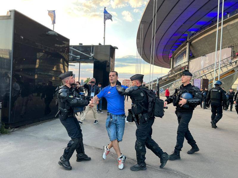 Fotos: El desorden público en la final de la Champions League