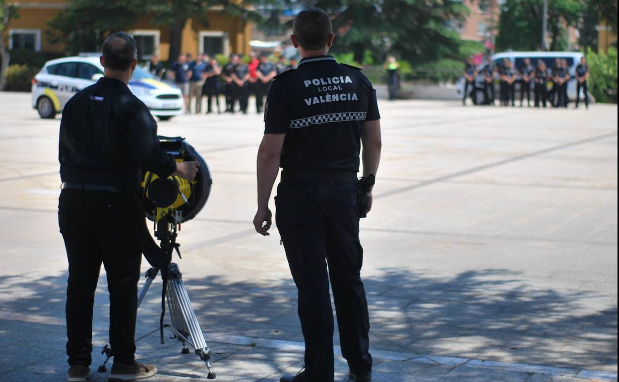 Prueba del cañón sonico este martes en la sede de la Policía Local. 