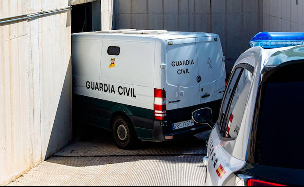 Un furgón de la Guardia Civil. 