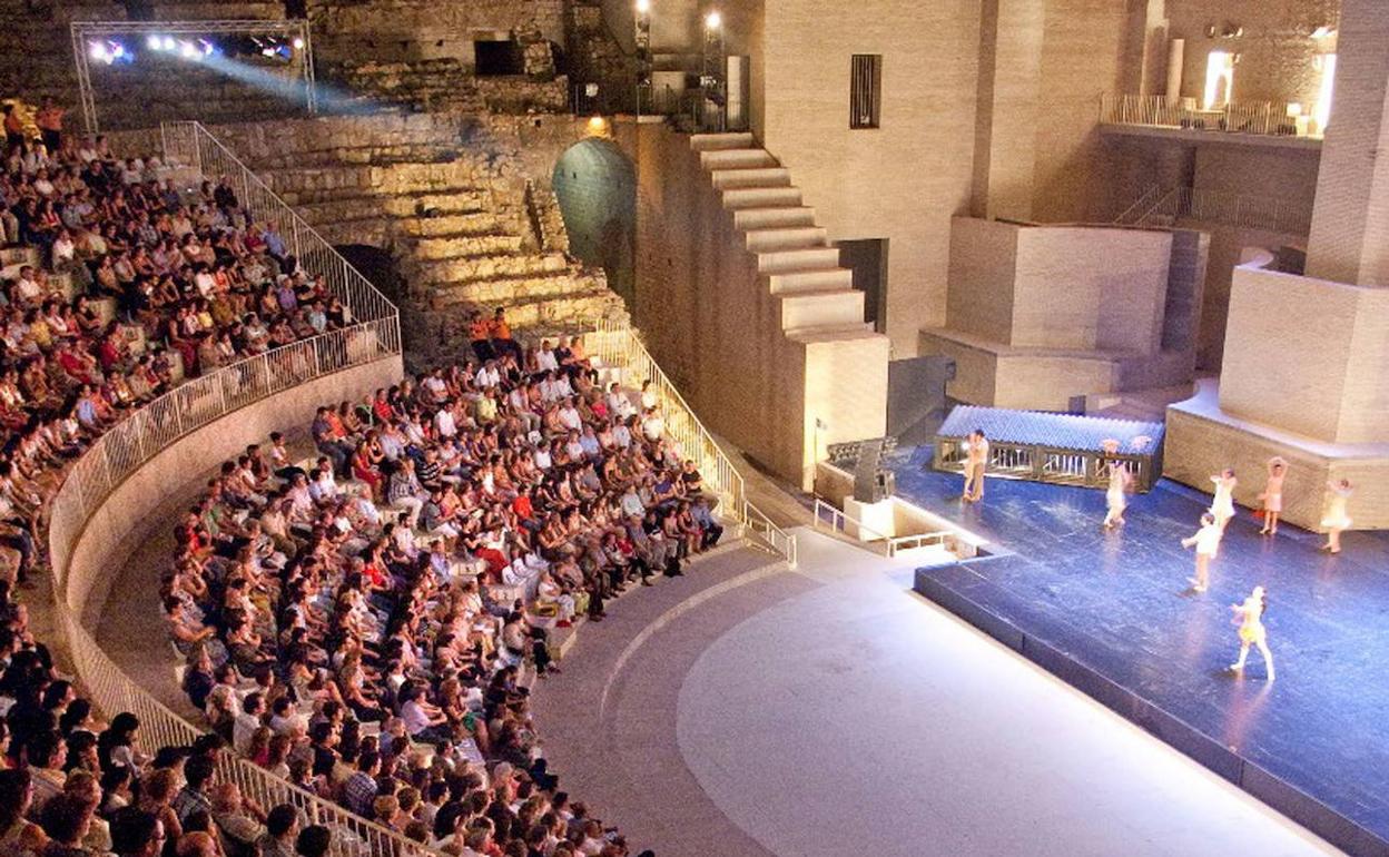 Público en un espectáculo del Teatro Romano en anteriores ediciones del festival. 