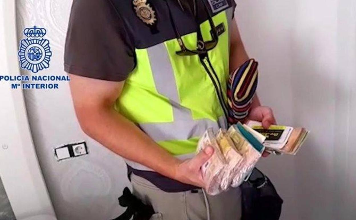 Dinero incautado por la Policía Nacional. 