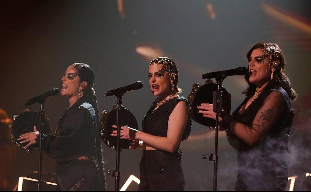 Aida Tarrío y las hermanas Olaia y Sabela Maneiro. 