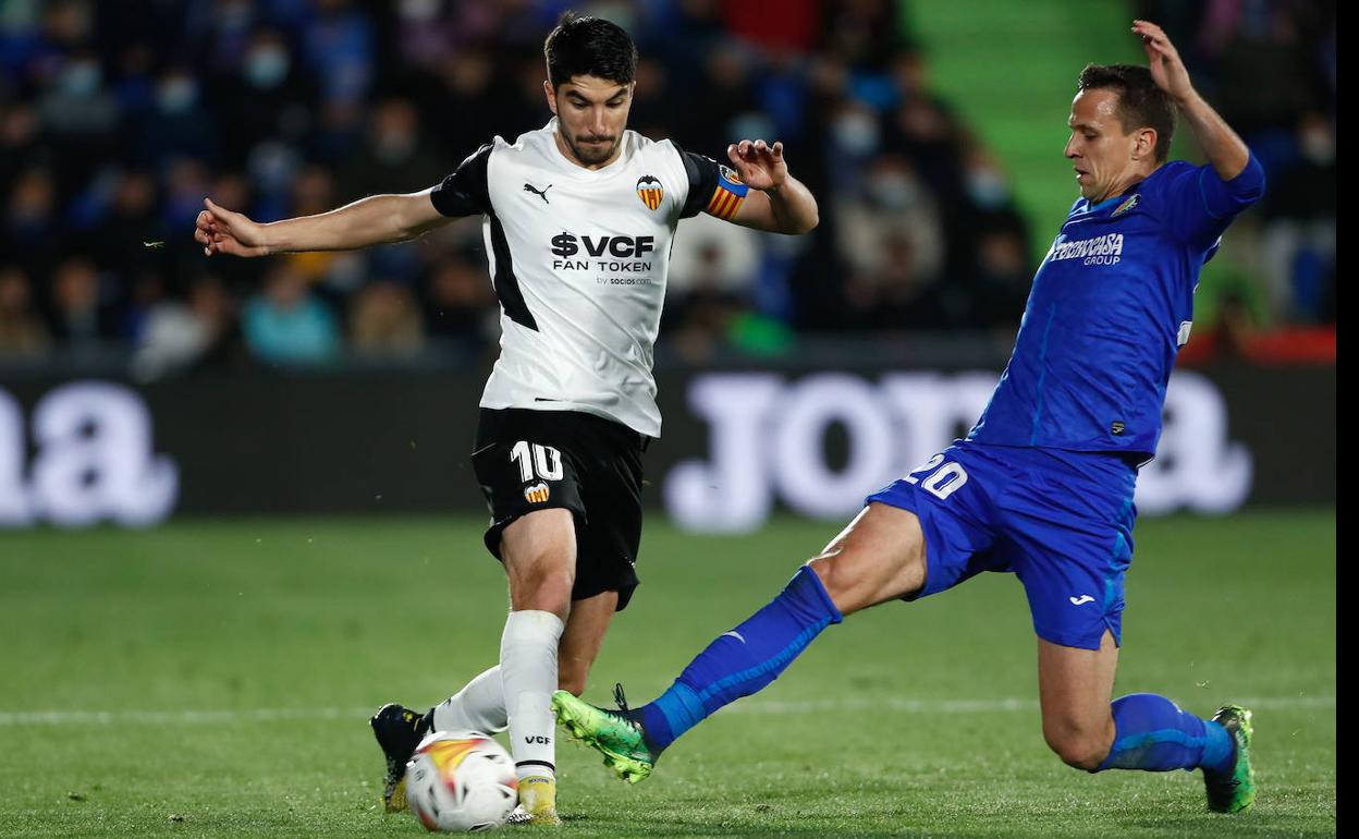 Carlos Soler, durante un partido del Valencia contra el Getafe. 