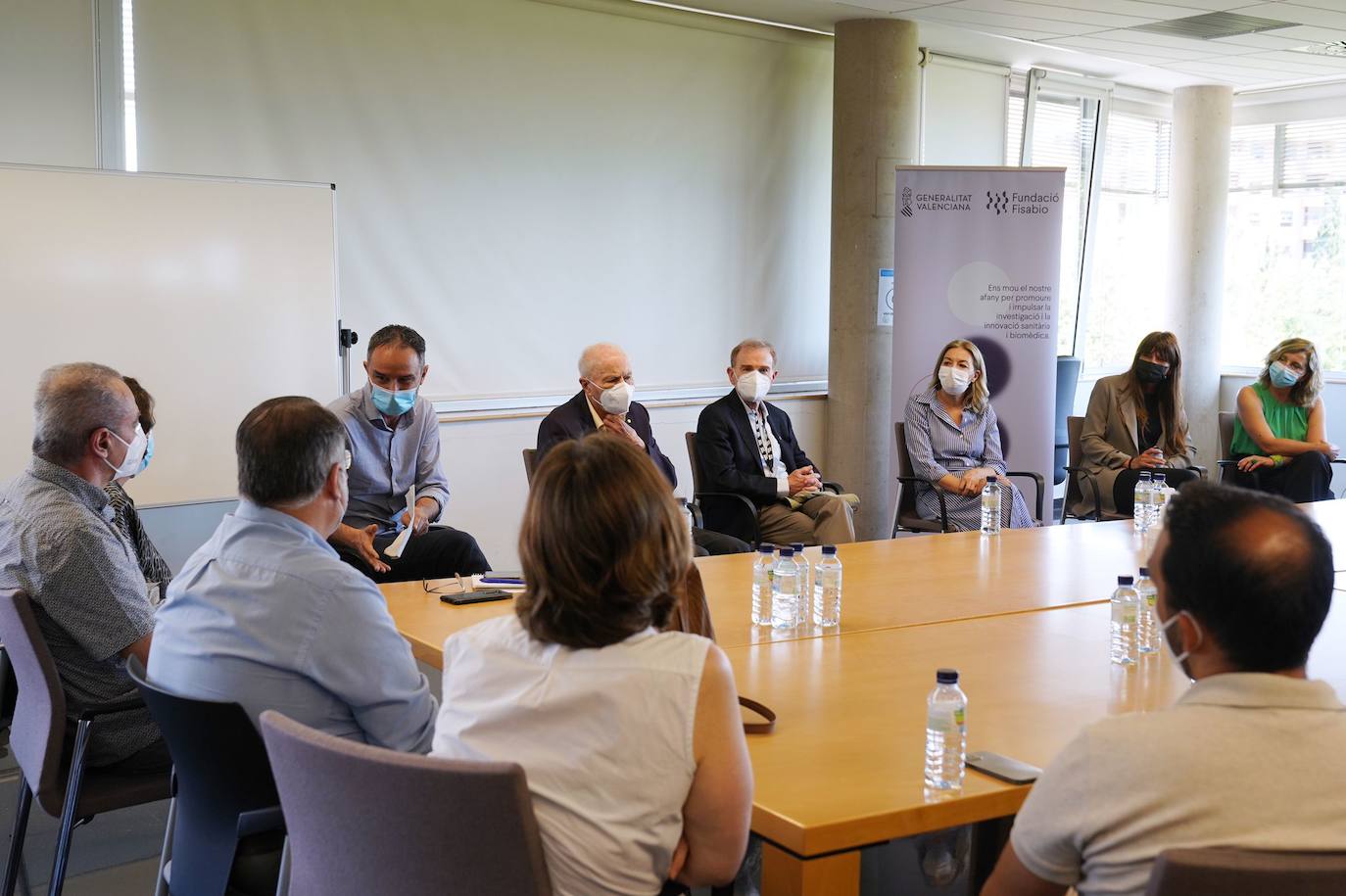 Fotos: Premios Nobel visitan a científicos y estudiantes en Valencia