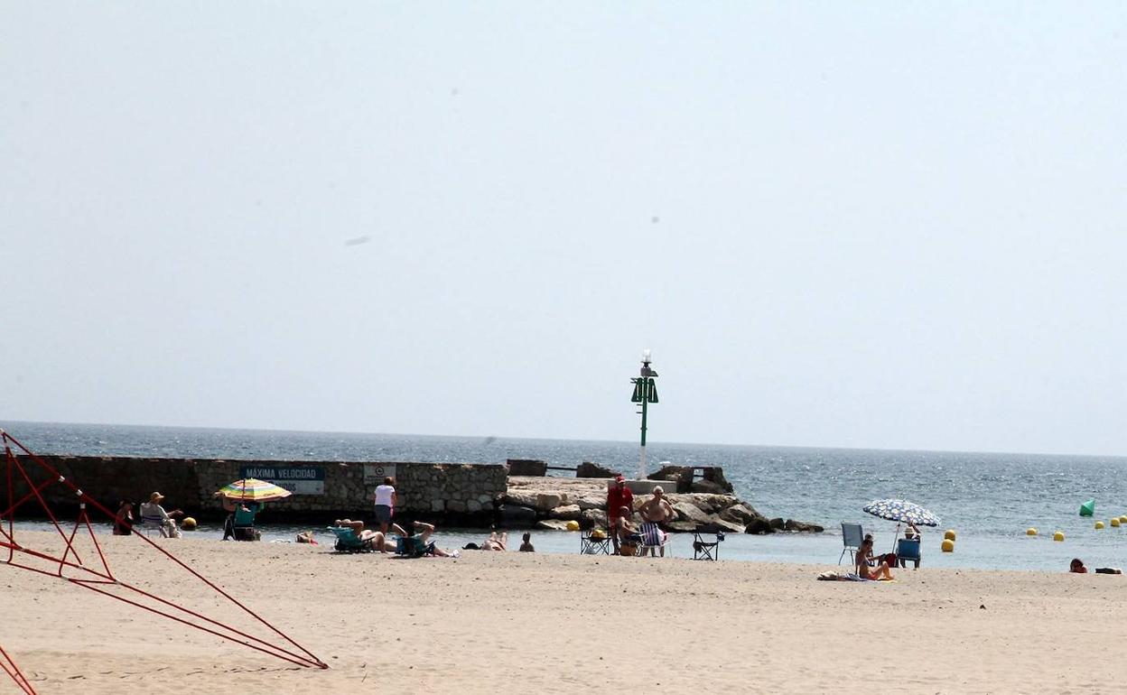 La zona de la playa del Arenal de Xàbia por donde pasa el emisario submarino. 