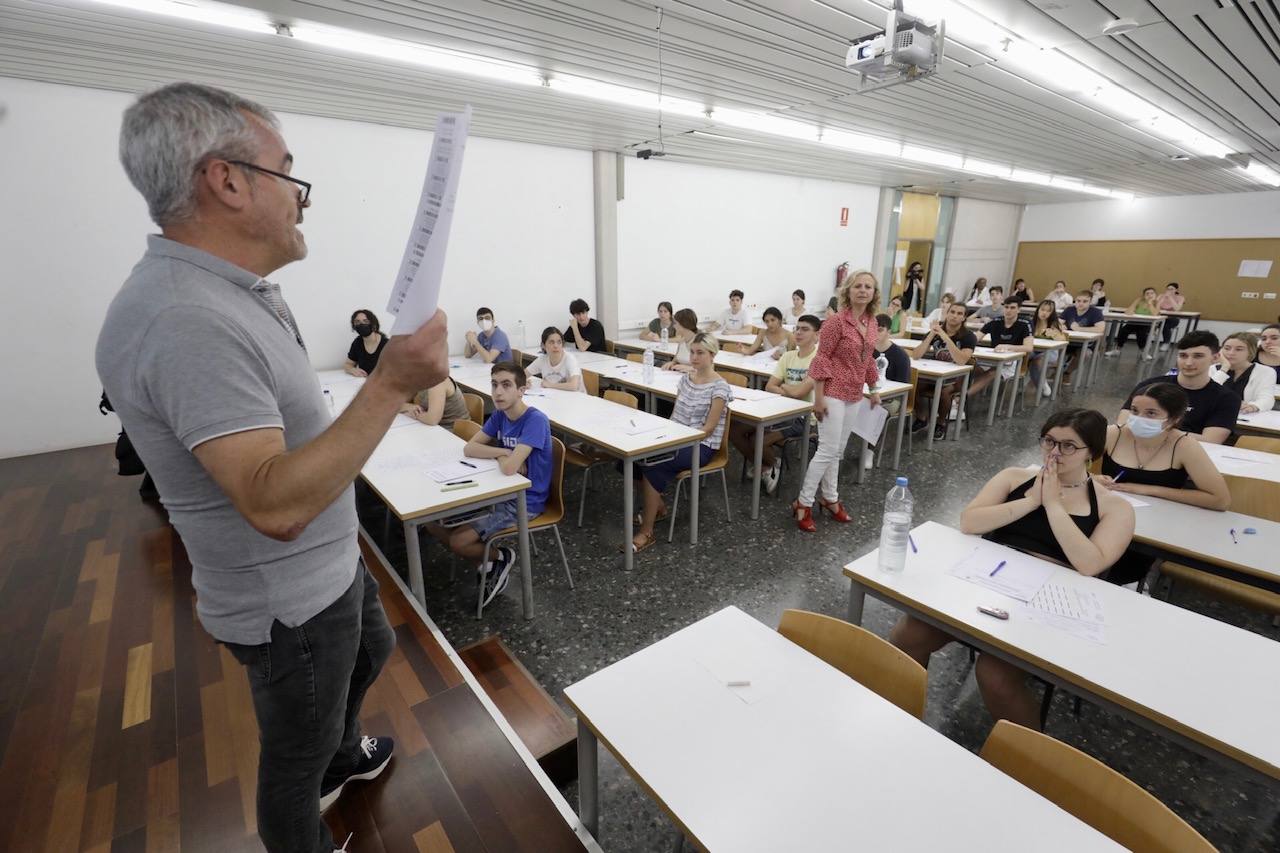 Miles de alumnos valencianos se enfrentan a las pruebas de Selectividad.