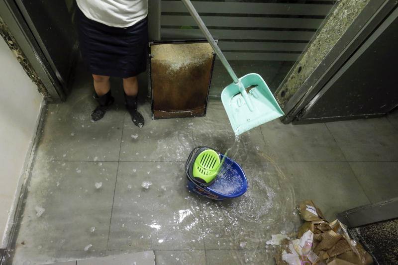 Fotos: Vecinos de Bétera afectados por filtraciones de agua en garajes, trasteros y viviendas se unen en una plataforma