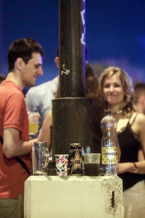 Fotos: Botellón en la playa de la Malvarrosa de Valencia