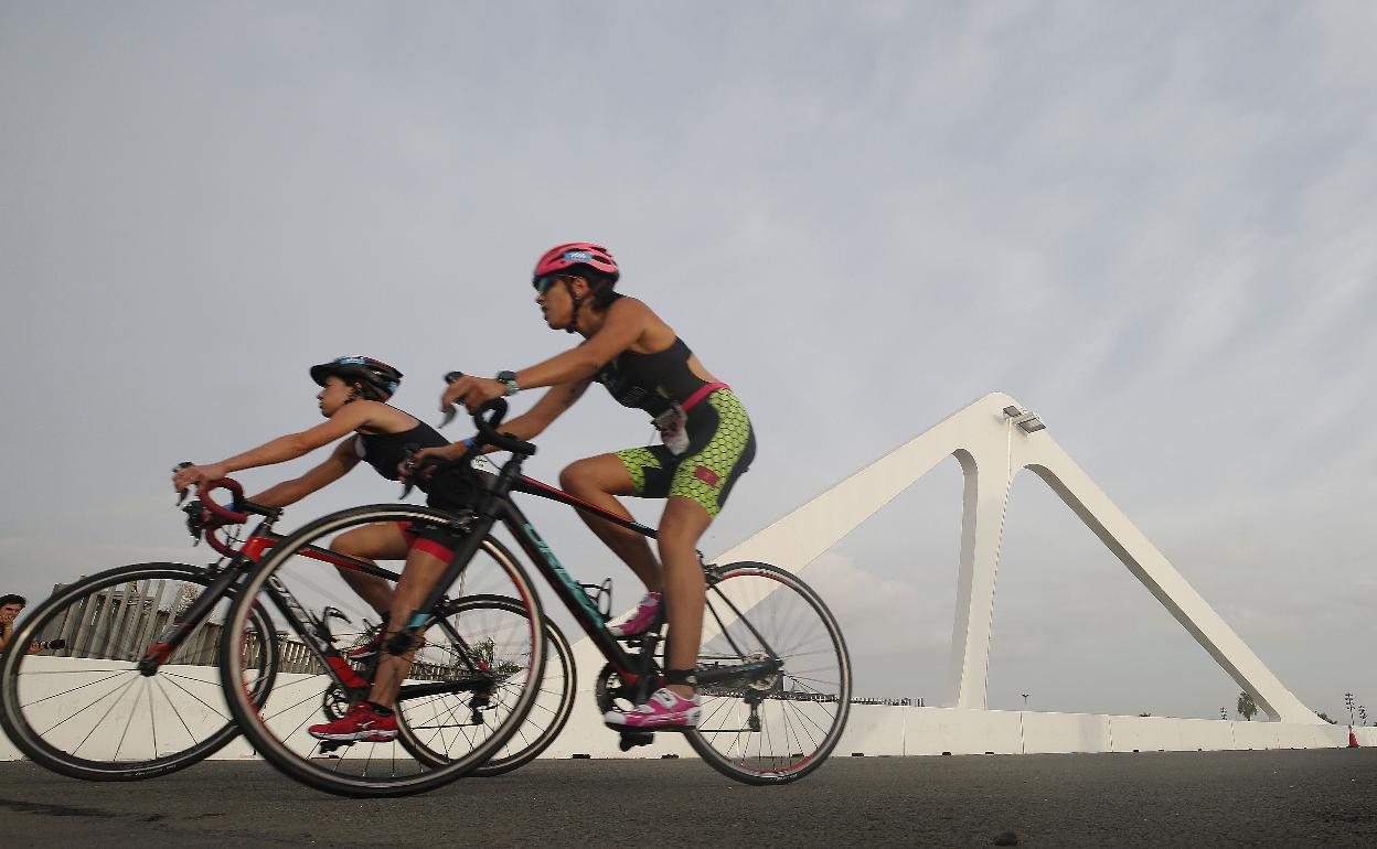 Imagen del Triatlón de Valencia celebrado en la Marina Real. 