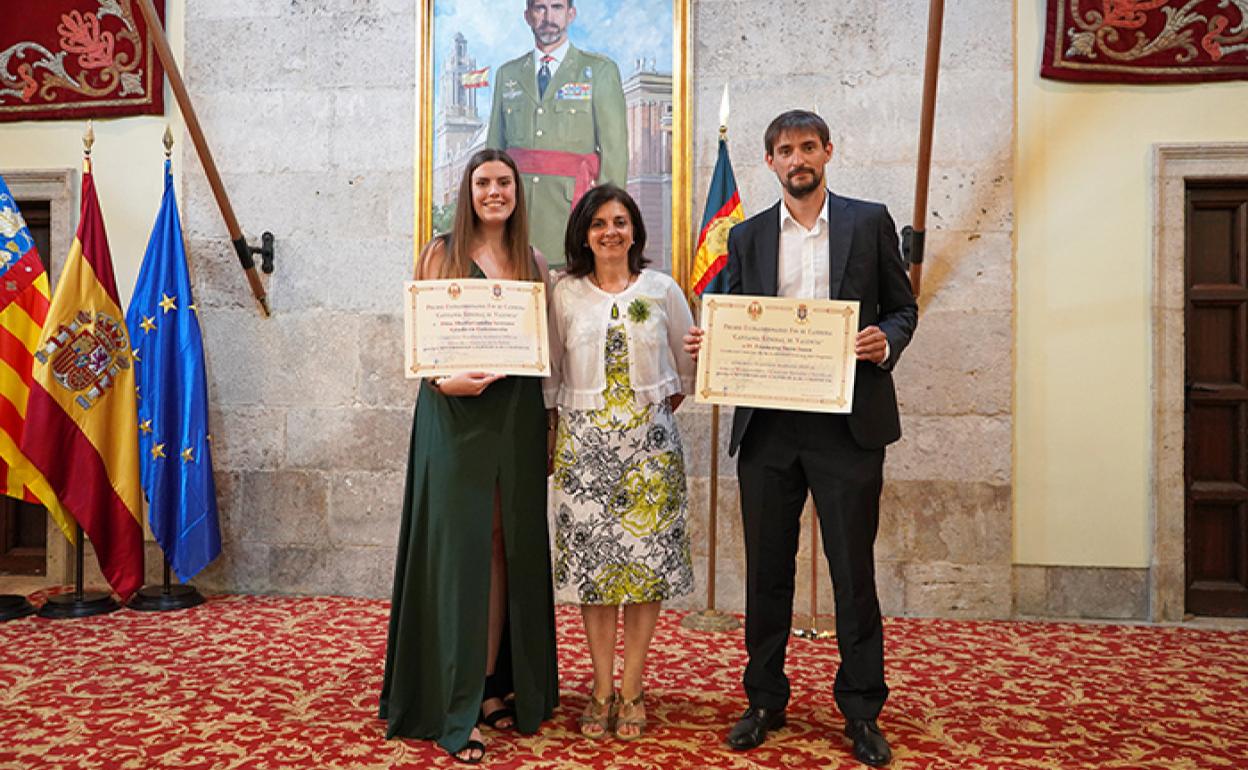 Los mejores estudiantes de Valencia | Dos alumnos de la UCV reciben el premio de Capitanía general por su expediente académico