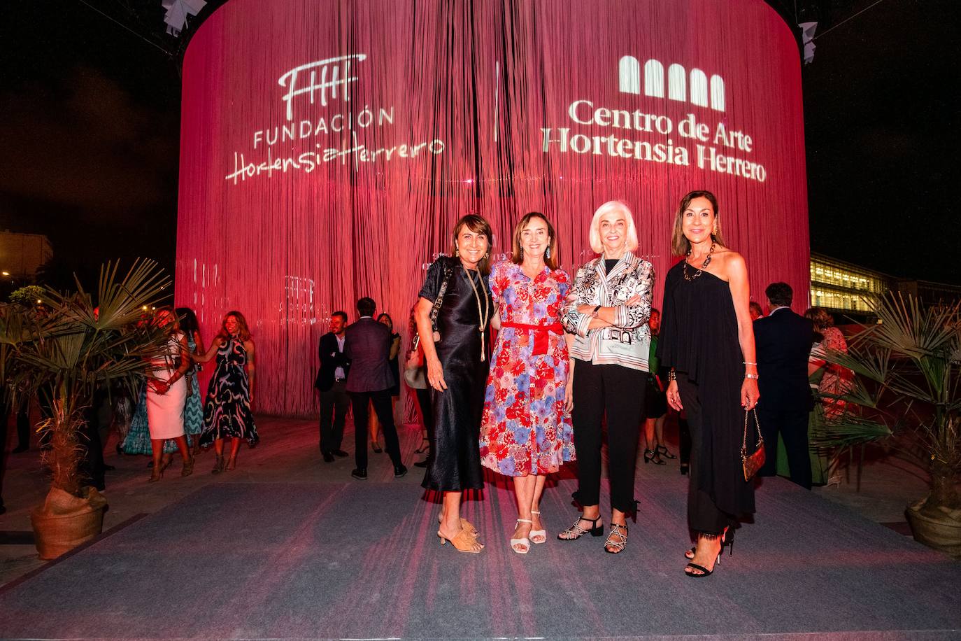 Amparo Suay, Amparo Picó, Hortensia Herrero y María José Albert en la inauguración de la exposición.