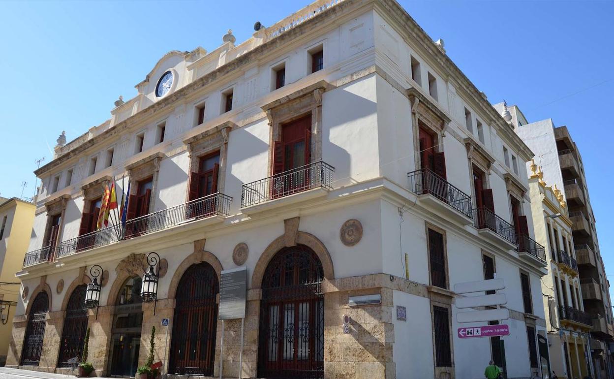 Fachada del ayuntamiento de Sagunto. 